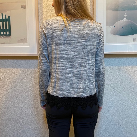 Pullover with lace detail - Picture 8 of 8